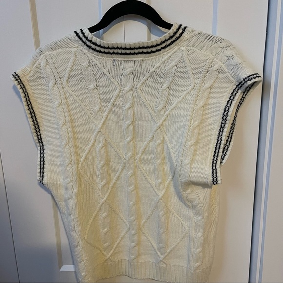 SHEIN Knitted Sweater Vest - Picture 2 of 2